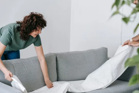 Hoe kunnen op maat gemaakte meubelhoezen de levensduur van je meubels verlengen?